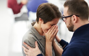 Psychická újma způsobená trestným činem: Průvodce pro poškozené